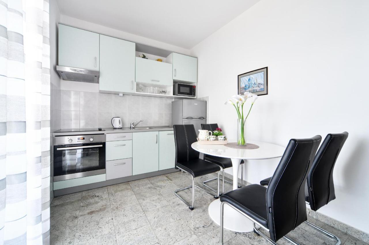 Apartments Martom Seline Exterior photo