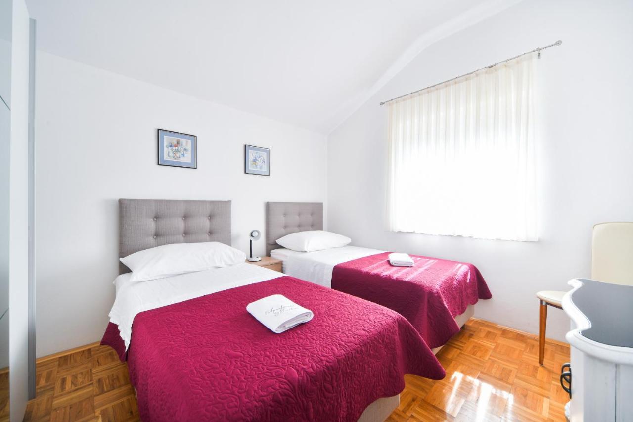Apartments Martom Seline Exterior photo