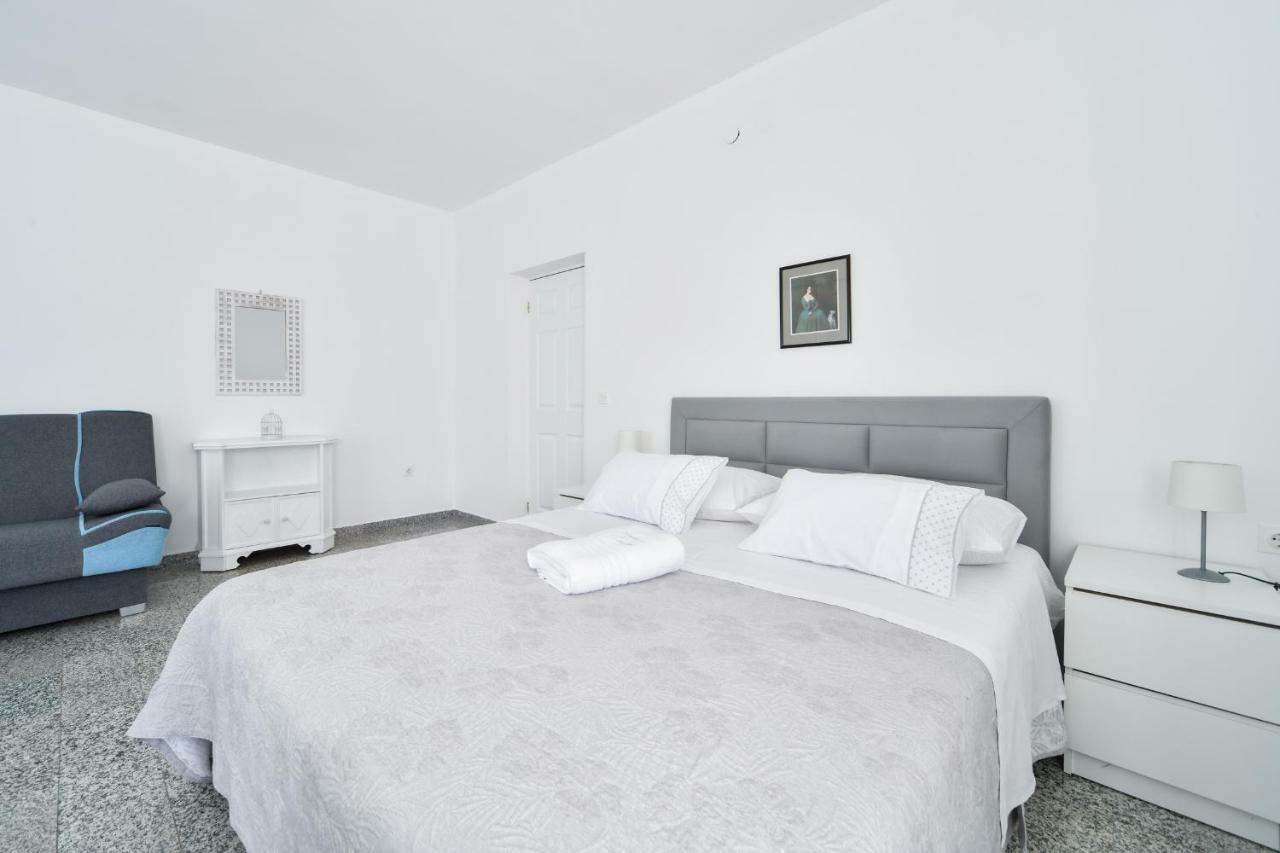 Apartments Martom Seline Exterior photo