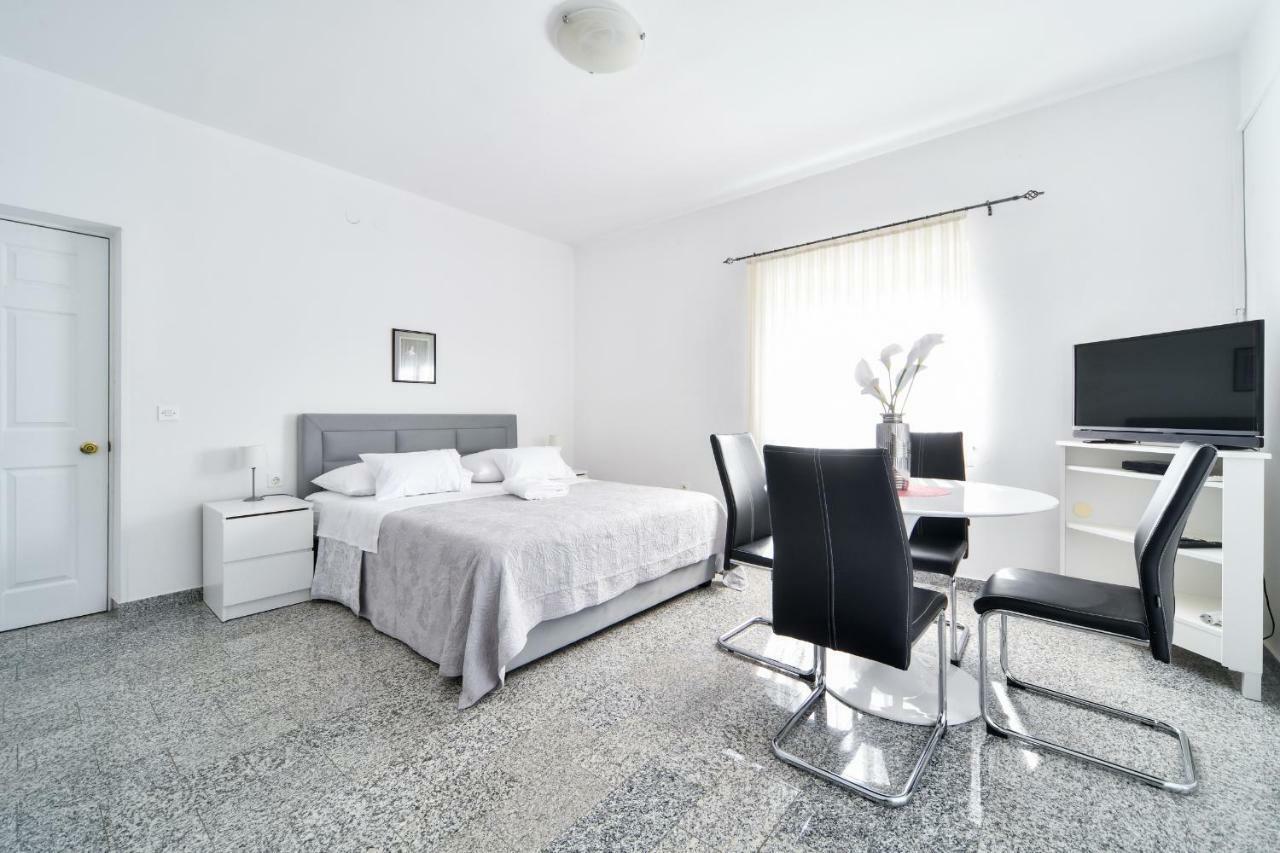 Apartments Martom Seline Exterior photo